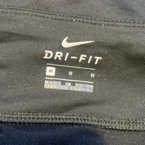 Nike fleece lined cropped leggings - Picture 2 of 3